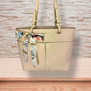 Michael Kors Bedford Pebble Leather Pocket Tote